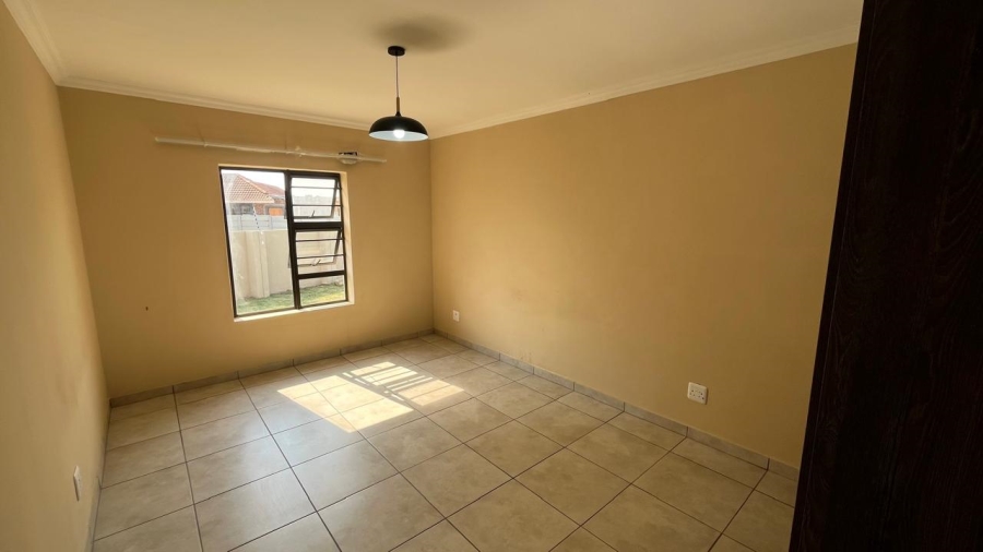To Let 4 Bedroom Property for Rent in Fountains Estate Eastern Cape